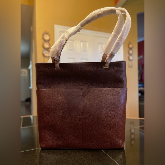 NWT Beautiful Michael Kors - Bedford Pocket Pebbled Leather Tote Bag - Picture 2 of 7